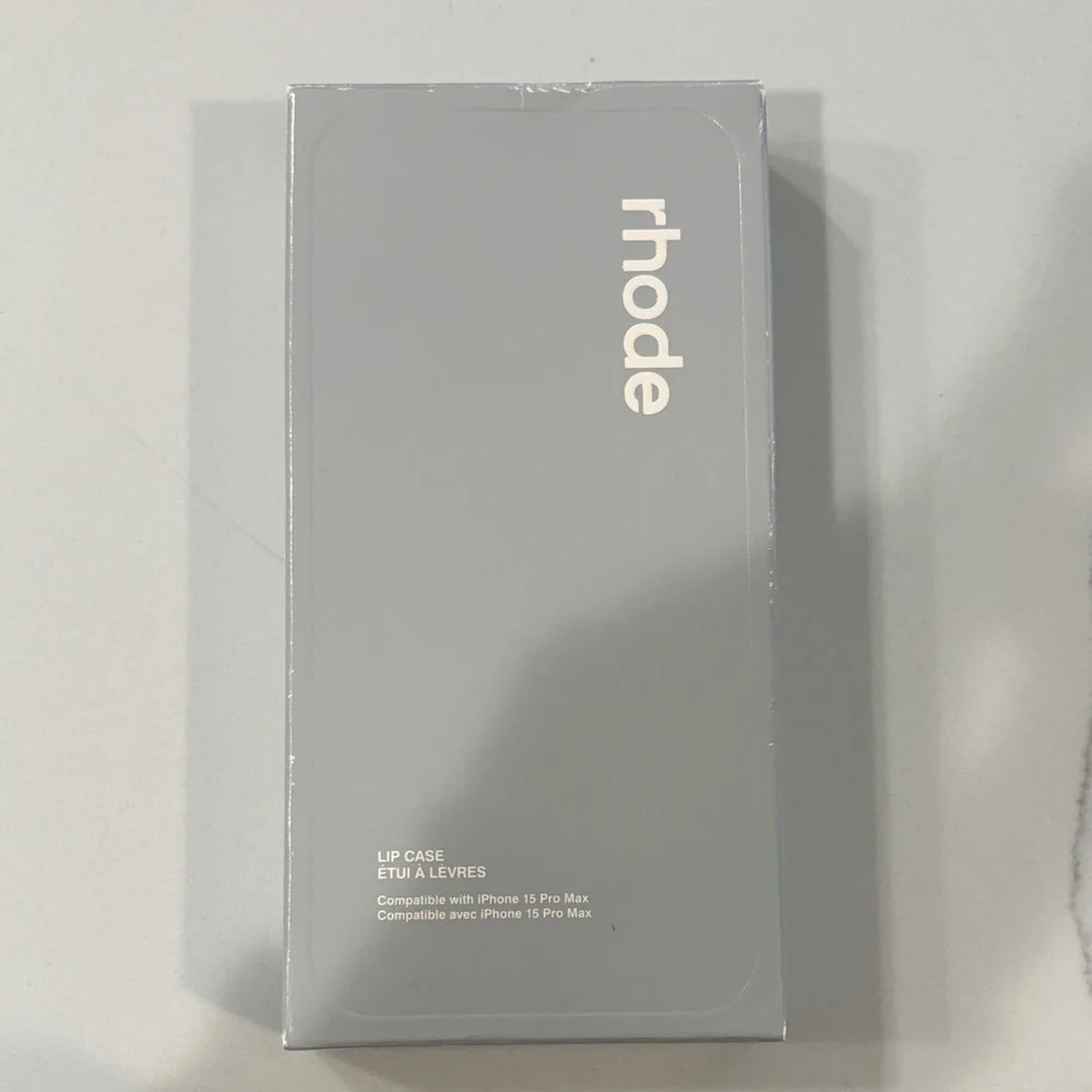 RHODE Silver Lip Case iPhone 15 pro max - Picture 2 of 3